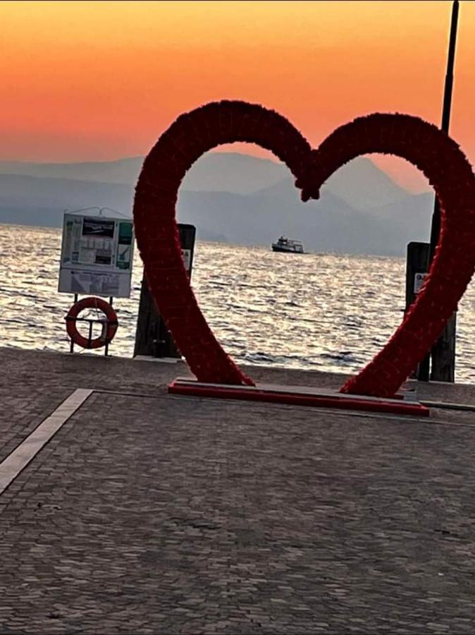 Mahatma Residence Lake View Lazise Exteriör bild